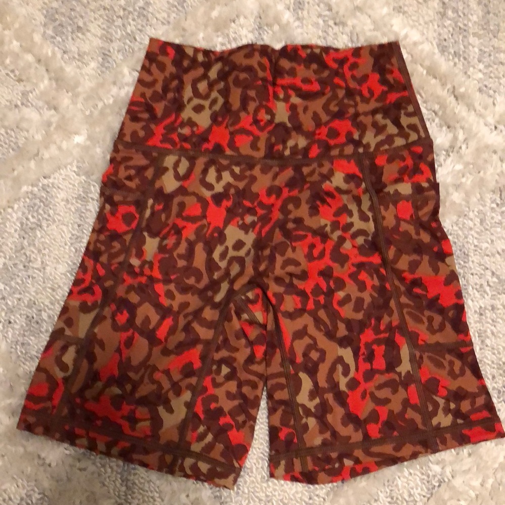 Offline by Aerie Goals Hi-Rise Bike Shorts Red Leopard Leggings w/ Pockets. S.